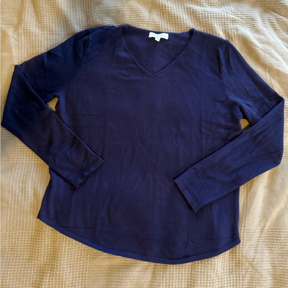 Women’s V Neck Pullover Sweater - Picture 3 of 8